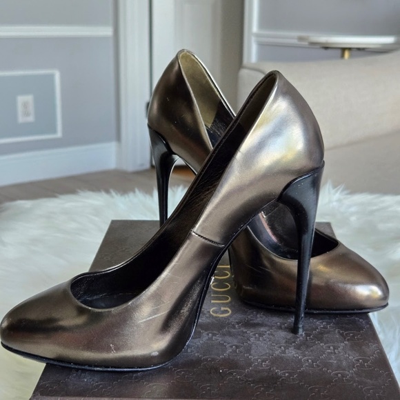 Gucci Metallic Green Patent Leather Muschio Pump - Picture 2 of 7